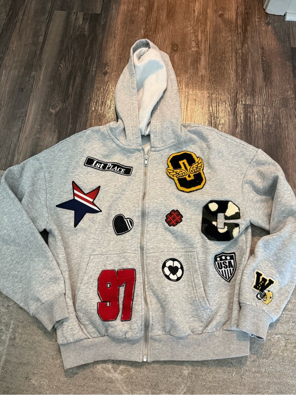 Patch cropped sweatshirt